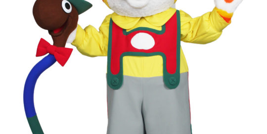 Huckle Cat and Lowly Worm
